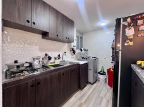 Se vende apartamento en segundo piso con ascensor , parqueadero y club house en Zipaquirá