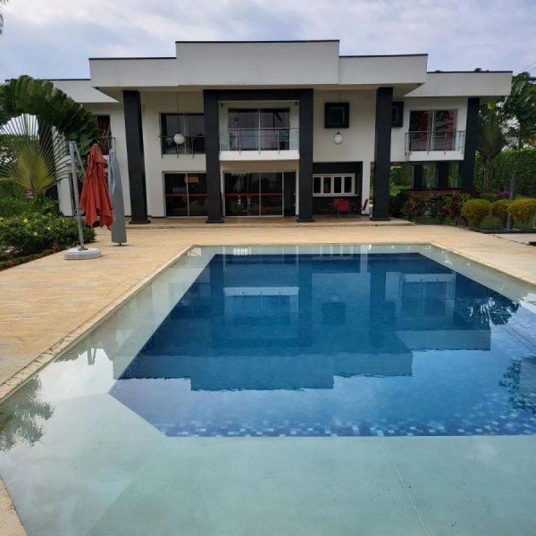 Foto Casa en Venta en Cerritos, Risaralda - $ 6.000.000.000 - CAV196986 - BienesOnLine
