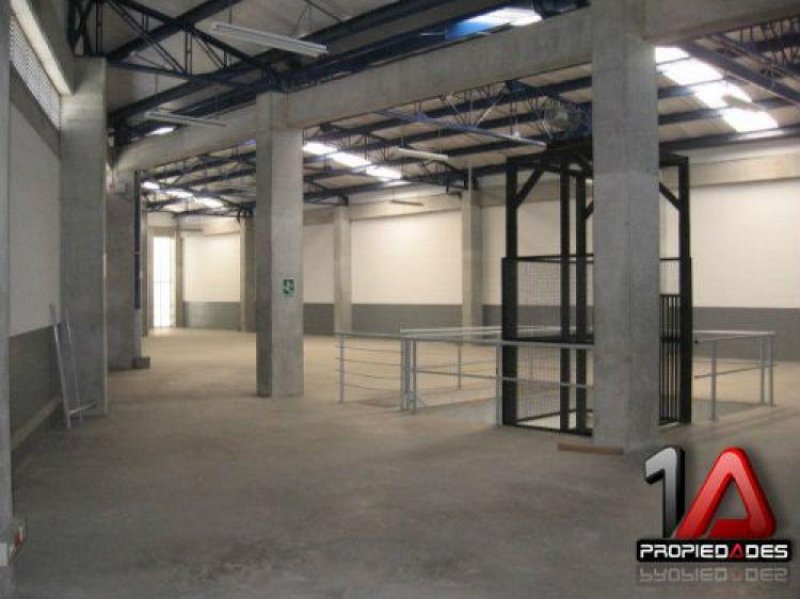 Foto Bodega en Arriendo en La Estrella, Antioquia - $ 8.000.000 - BOA56088 - BienesOnLine