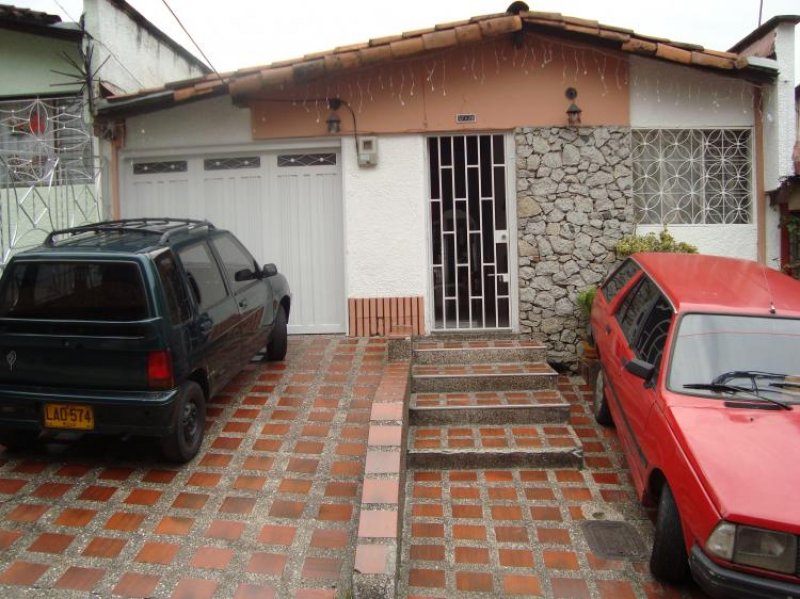 Foto Casa en Venta en Medellín, Antioquia - $ 240.000.000 - CAV30400 - BienesOnLine