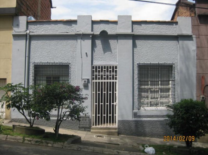 Foto Casa en Venta en Medellín, Antioquia - $ 450.000.000 - CAV64290 - BienesOnLine