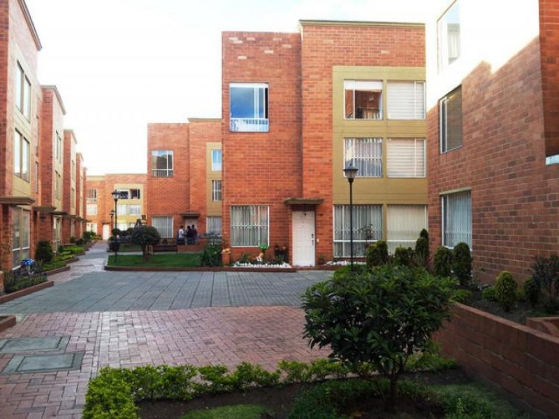 Foto Casa en Venta en Bogotá, Bogota D.C - $ 300.000.000 - CAV80091 - BienesOnLine
