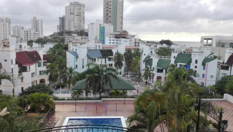 VENDO URGENTE MOTIVO VIAJE. Hermoso Apartamento , Balcón con Vista al MAR.